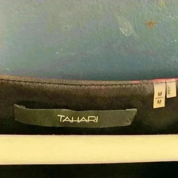 Floral Sleeveless Top - Black and Red - Picture 4 of 11